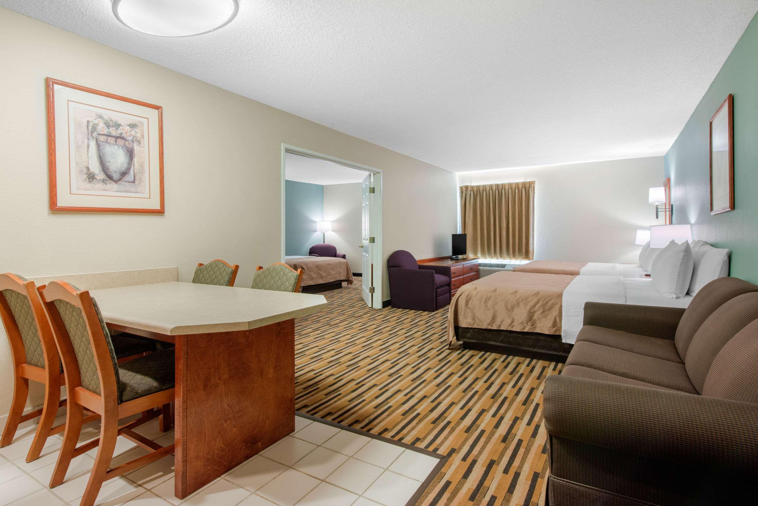 Hotel Baymont By Wyndham Port Wentworth Extérieur photo