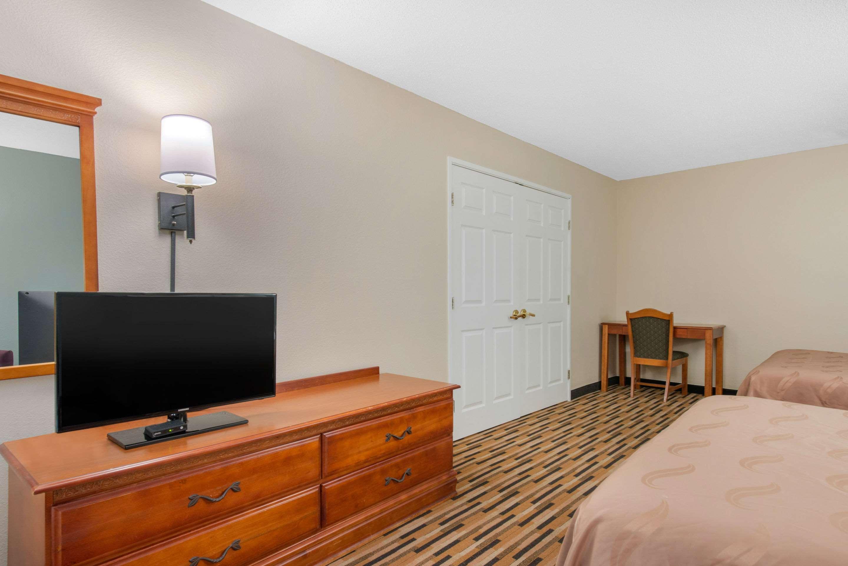 Hotel Baymont By Wyndham Port Wentworth Extérieur photo