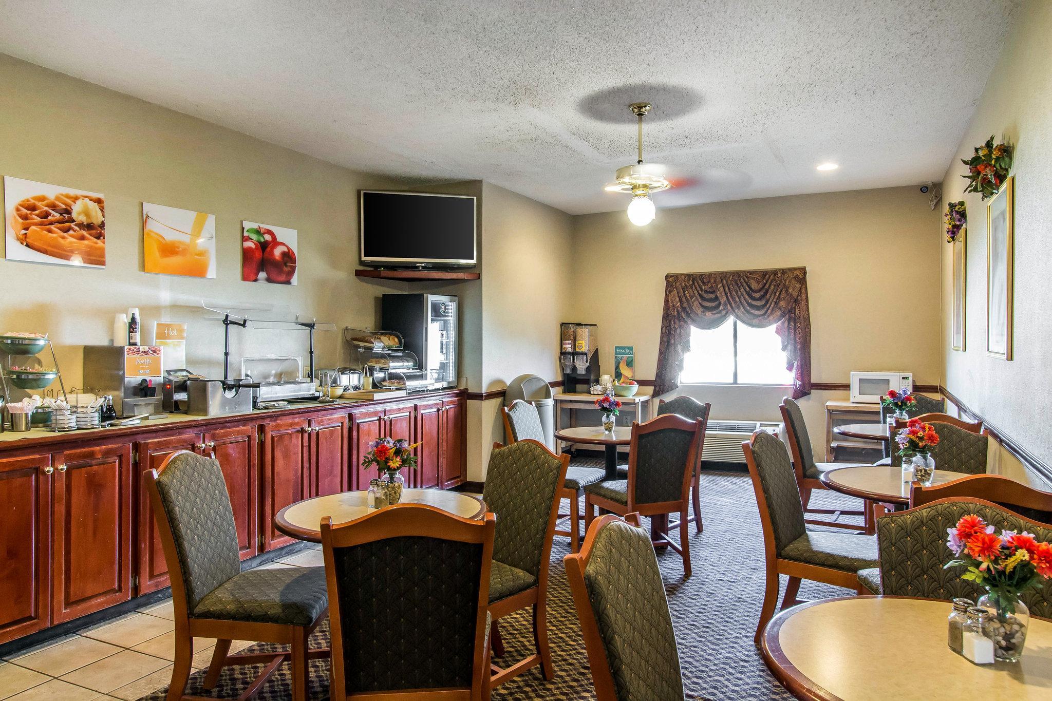 Hotel Baymont By Wyndham Port Wentworth Extérieur photo