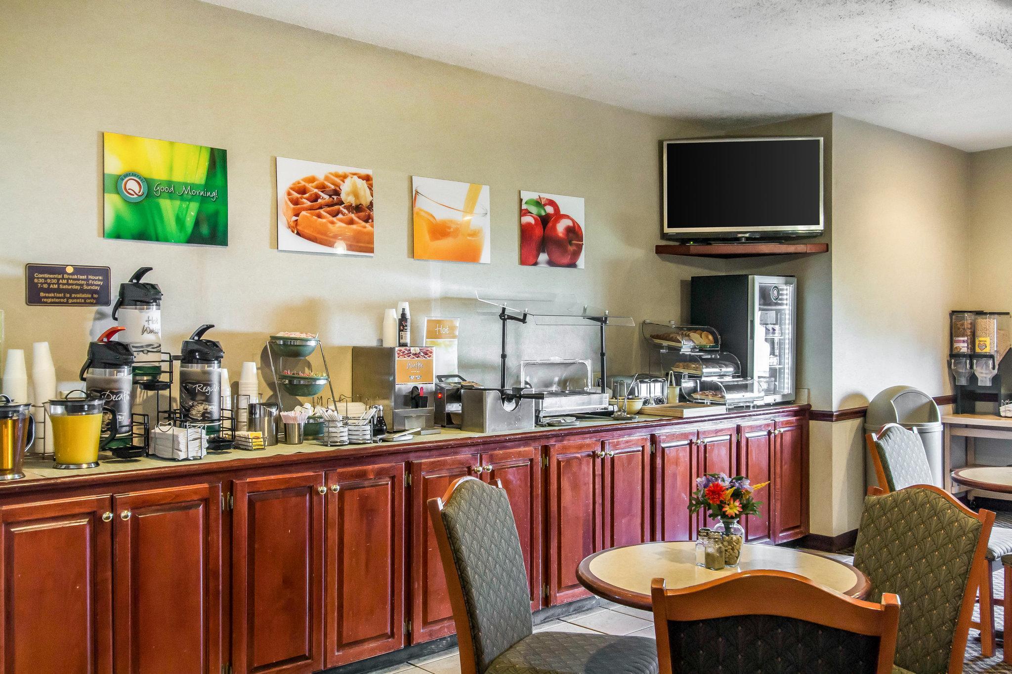 Hotel Baymont By Wyndham Port Wentworth Extérieur photo