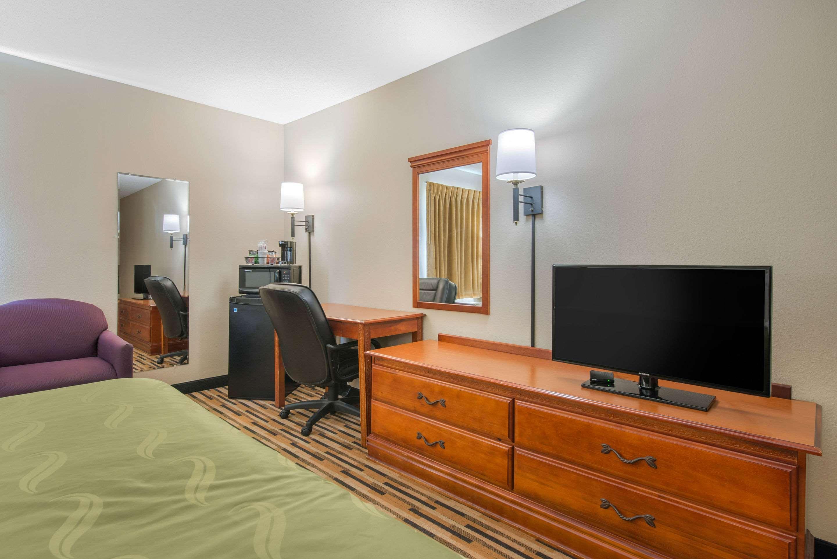 Hotel Baymont By Wyndham Port Wentworth Extérieur photo