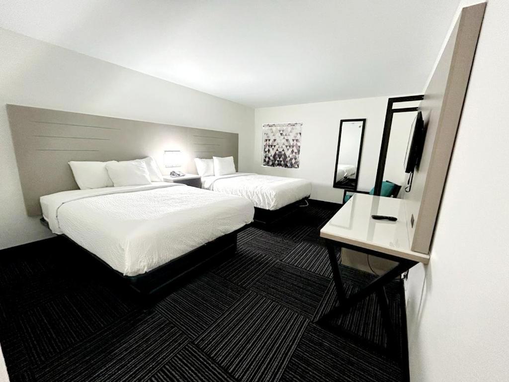 Hotel Baymont By Wyndham Port Wentworth Extérieur photo