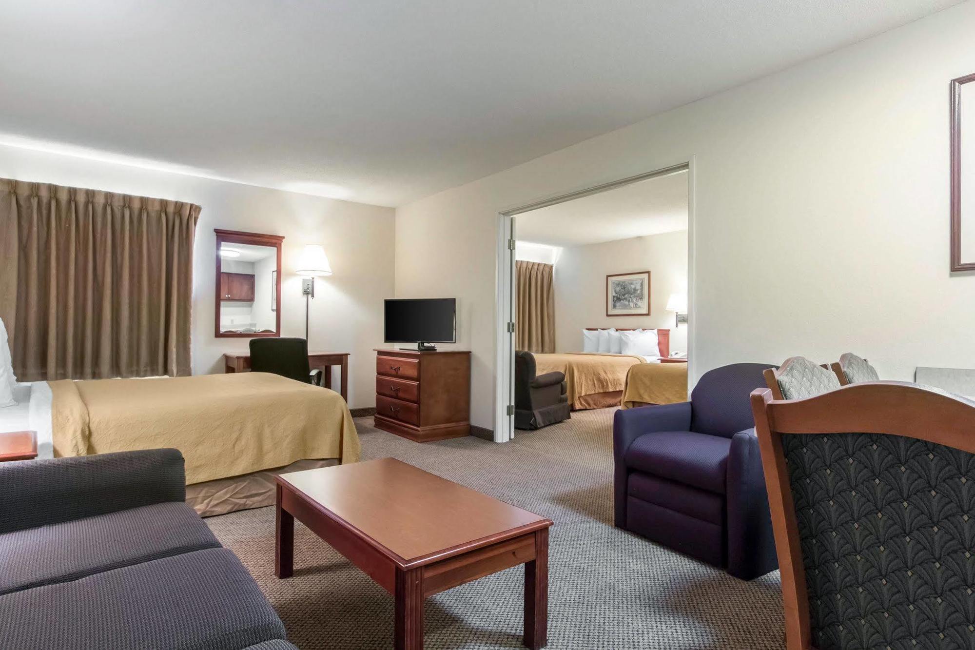 Hotel Baymont By Wyndham Port Wentworth Extérieur photo